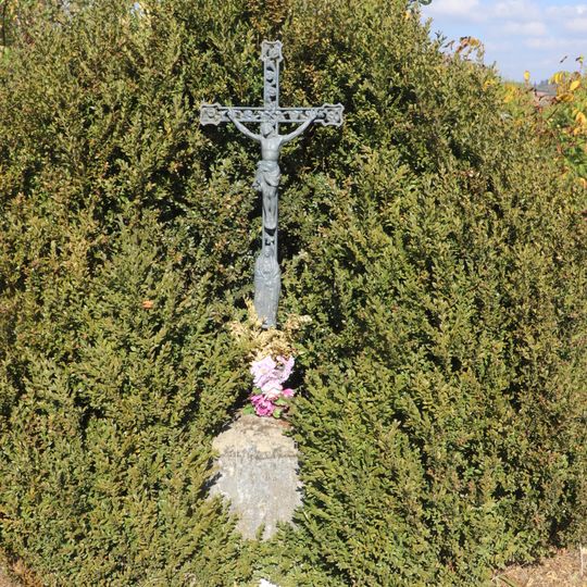 Kříž na severním okraji Výčap