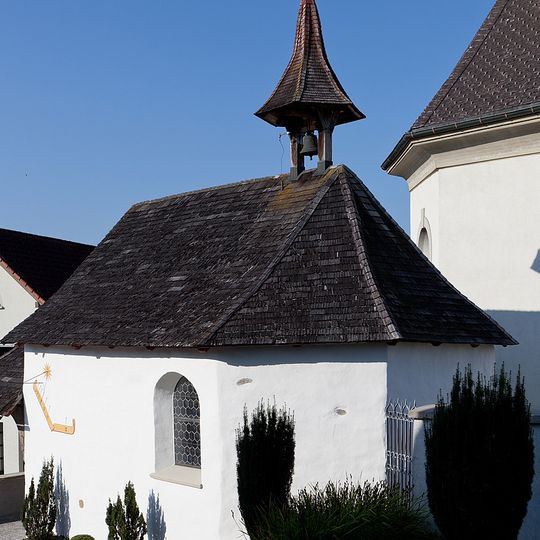 Beinhauskapelle bei der katholischen Kirche