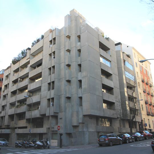 Edificio Monte Esquinza 41