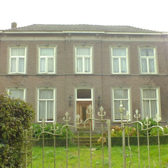 Pastoor van Weerdtstraat 6, Lith