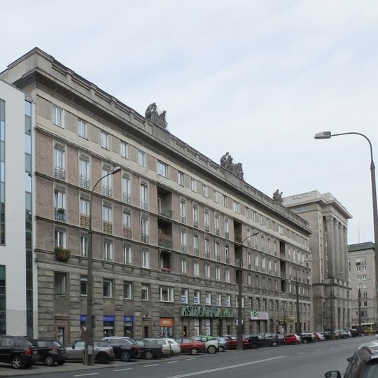 Blok przy ulicy Koszykowej 34/50