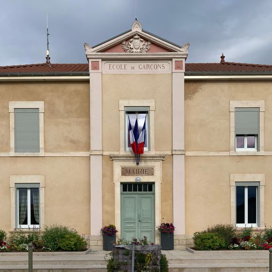 Town hall of Crottet