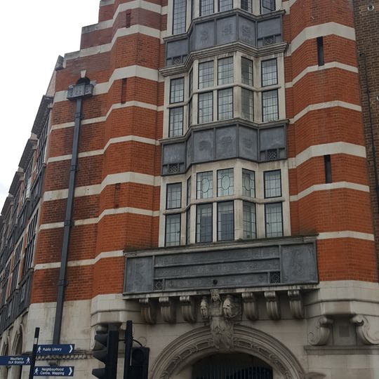 680, Commercial Road E14