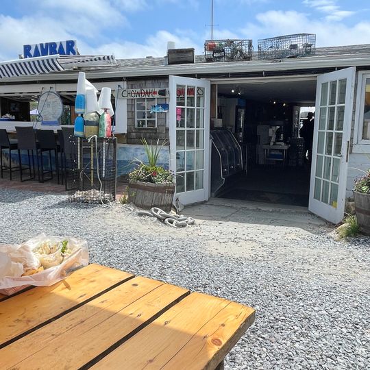 Sesuit Harbor Cafe Raw Bar