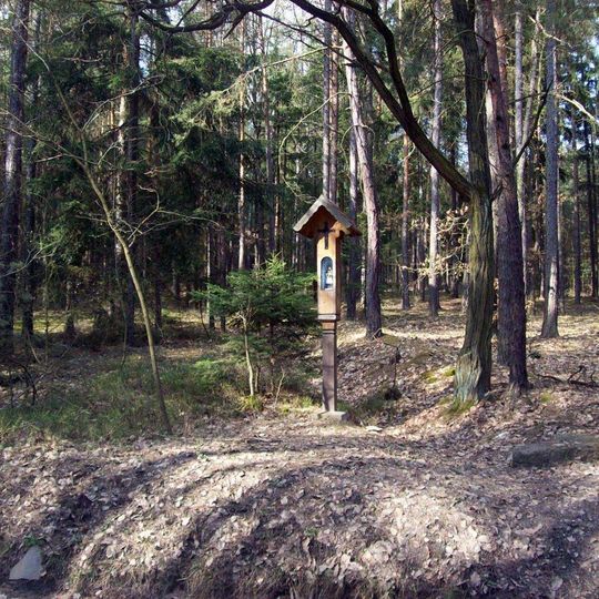 Boží muka v lese východně od Vrážné