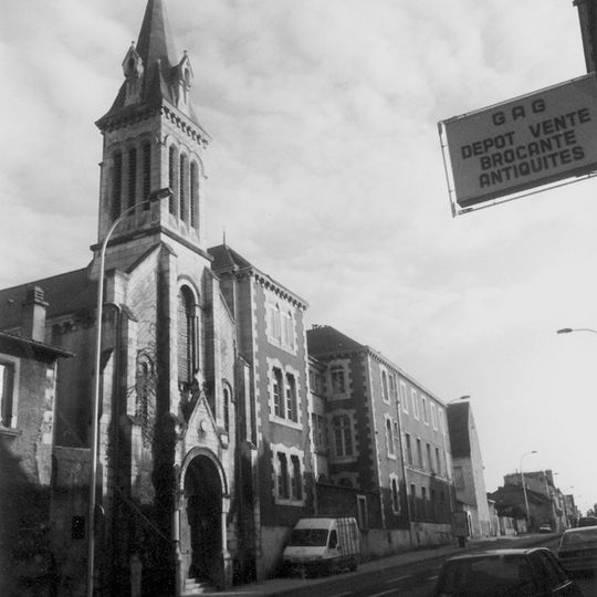 Église orthodoxe de la Trinité-Saint-Hilaire, ancienne chapelle Saint-Joseph des Petites Sœurs des Pauvres de Poitiers