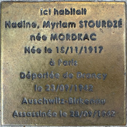 Stoleperstein à la mémoire de Nadine Myriam Stourdzé