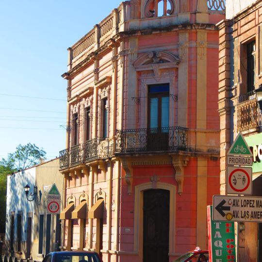 Casa Enrique Osornio Camarena
