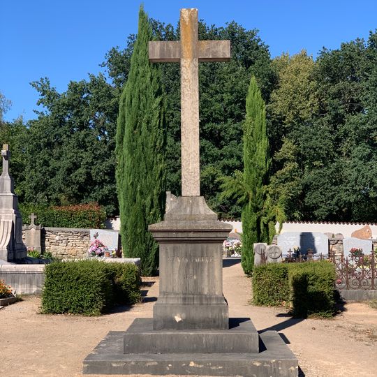 Cemetery cross of Sainte-Julie