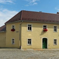 Wohnhaus in halboffener Bebauung Hoyerswerdaer Straße 20