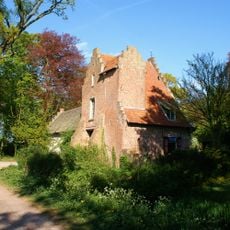 Rhijnestein: poortgebouw en aangebouwd koetshuis
