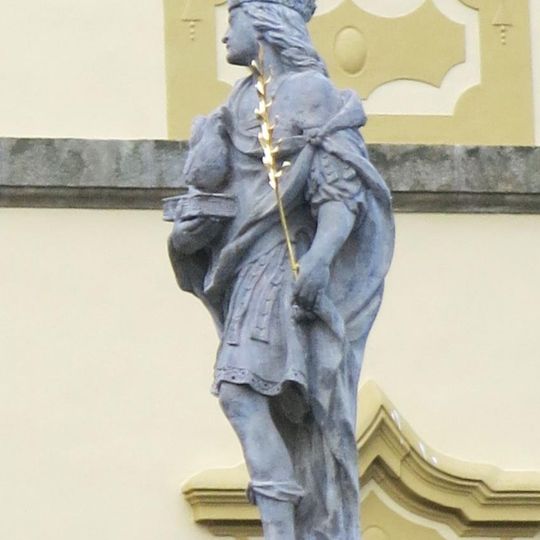 Socha svatého Víta na terase u kostela v Konojedech