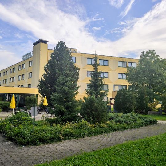 Lenas West Hotel