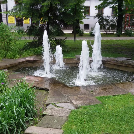 Fountain with statue Volavky