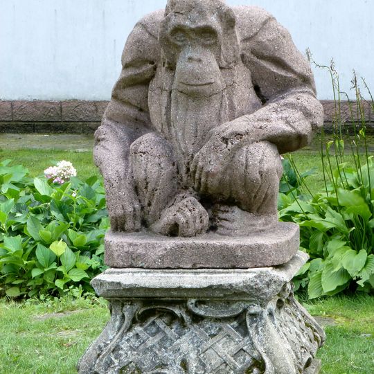 Скульптура «Орангутанг»