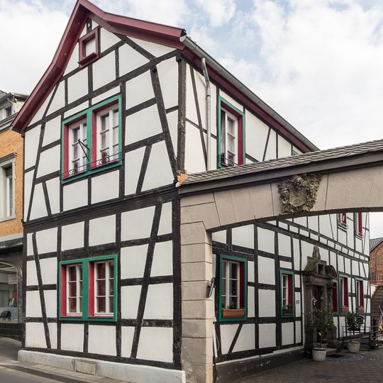 Heisterbacher Straße 132