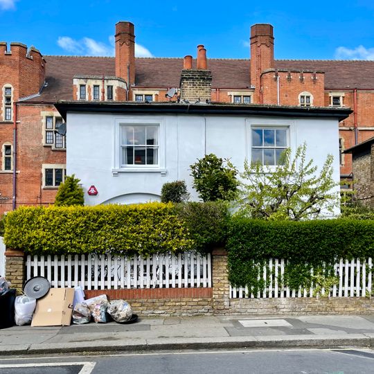 5 und 7 Bute Gardens