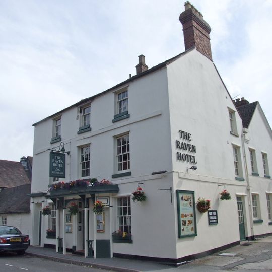 Raven Hotel
