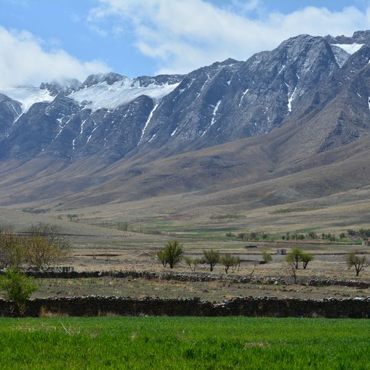 Khvansar County