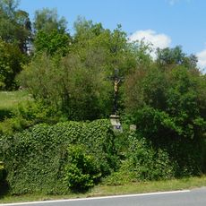 Kříž u domu č. 35 ve Skále