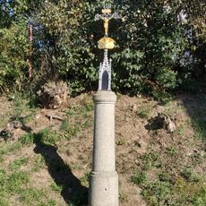 Kříž v jižní části Semněvic