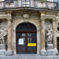 Sochy u portálu Místodržitelského paláce v Brně