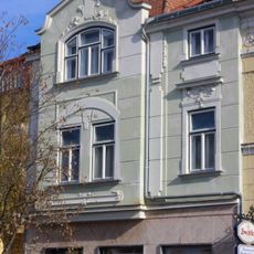 Wohn- und Geschäftshaus