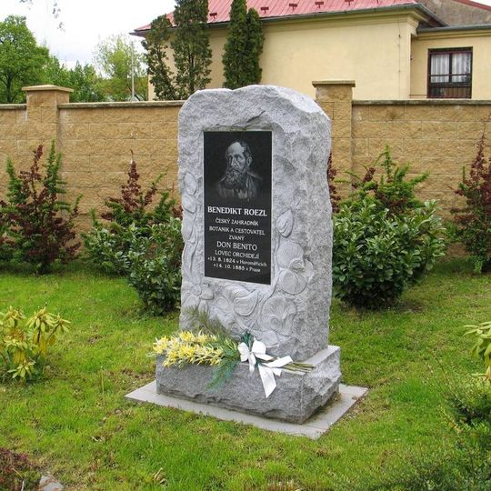 Pomník Benediktu Roezlovi v Horoměřicích