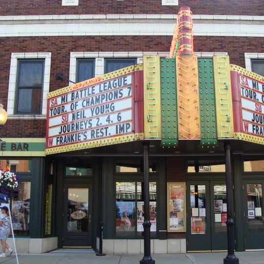 Riviera Theatre
