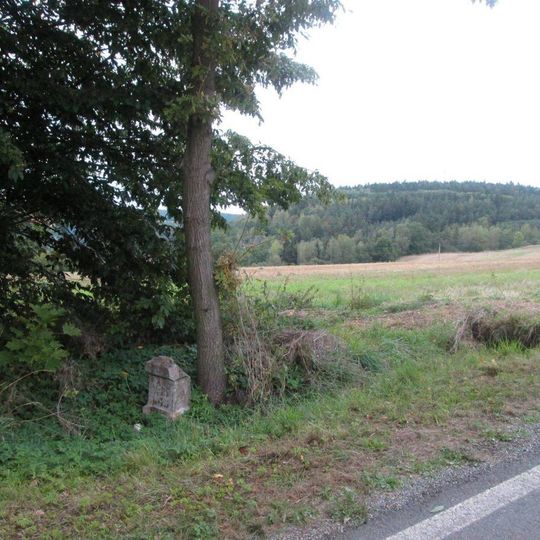 Kříž u silnice nad Stříbrem u Křížového vrchu