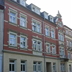 Mietshaus in geschlossener Bebauung Pestalozzistraße 4