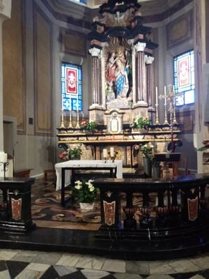 Interior 3