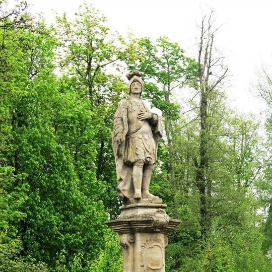 Socha svatého Pavla na barokním mostě poblíž zámku Žďár