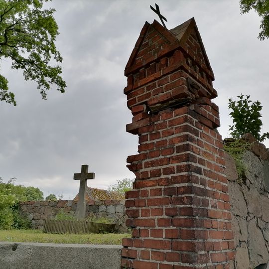 Ruina kościoła w Pomietowie