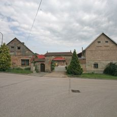 Zemědělský dvůr čp. 6