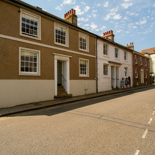 25-28, Chapel Street