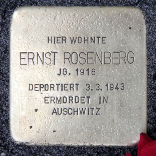 Stolperstein en memoria de Ernst Rosenberg