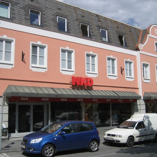 Wohn- und Geschäftshaus