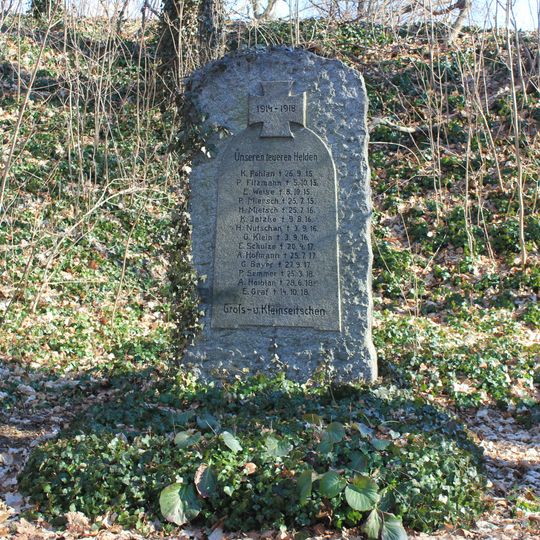 Denkmal für die Gefallenen des Ersten Weltkrieges Schanzenweg, an der Straße nach Seitschen