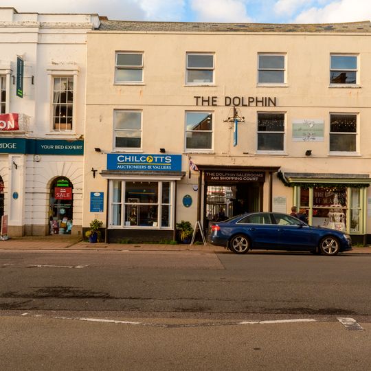 The New Dolphin Hotel