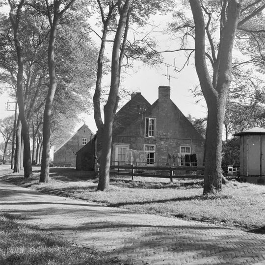 Karakteristiek Amelander huis onder zadeldak tussen topgevels