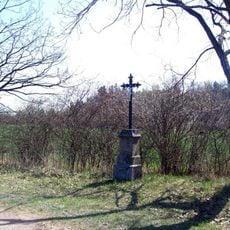 Kříž západně od Ostrovce