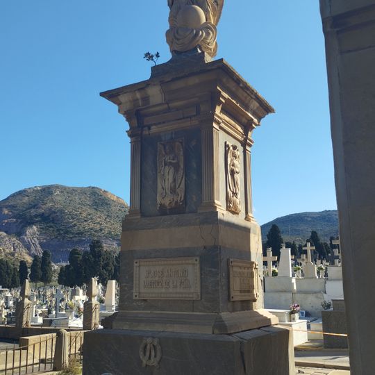 Sepulcro de José Antonio Martínez de la Peña