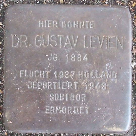 Stolperstein dedicated to Gustav Levien