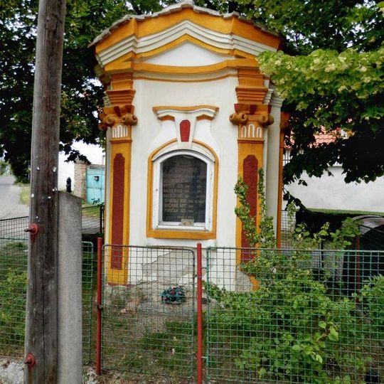Kaplička s pamětní deskou padlým z 1. světové války v Roudníčku