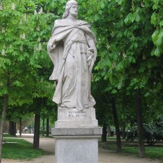 Statue of Gundemaro, Madrid