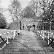 Fort bij Rijnauwen, brug, toegang tot het fort