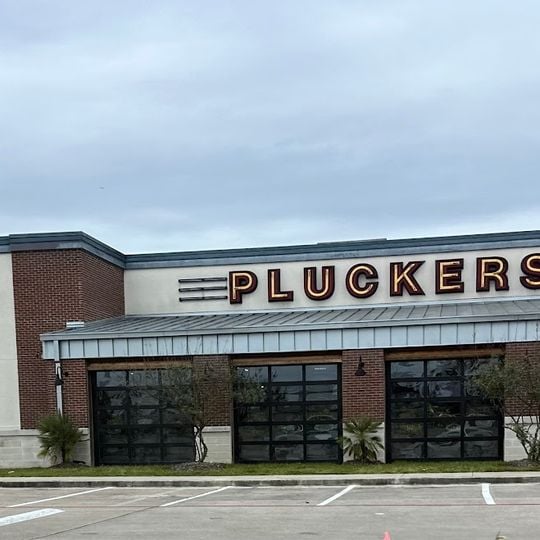 Pluckers Wing Bar