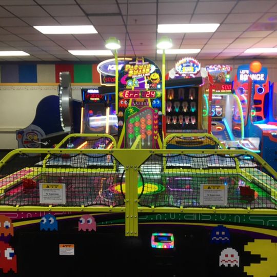 Country Club Lanes