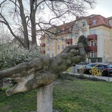 Liegende weibliche Figur